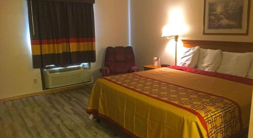 Americas Best Value Inn & Suites Thief River Falls Exterior foto