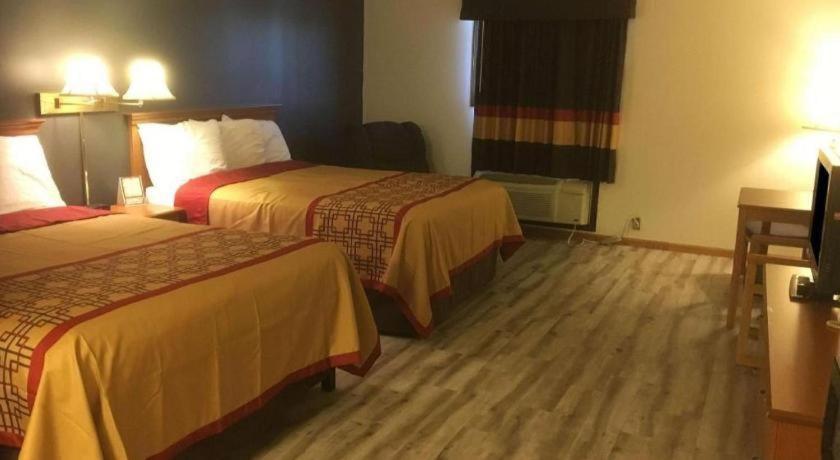 Americas Best Value Inn & Suites Thief River Falls Exterior foto
