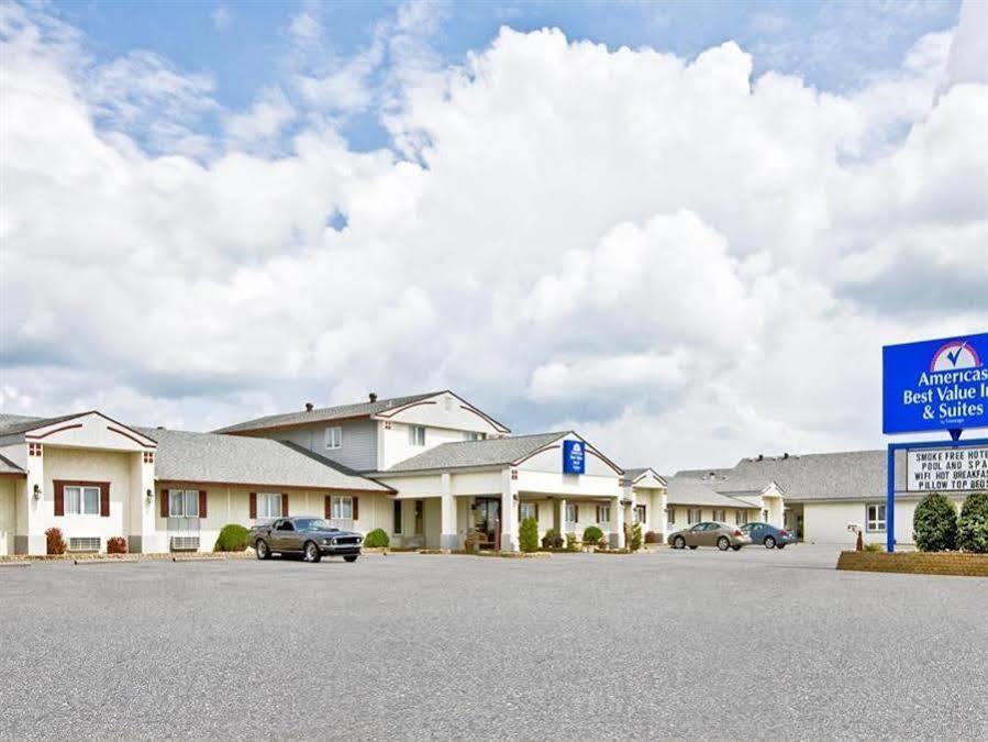 Americas Best Value Inn & Suites Thief River Falls Exterior foto